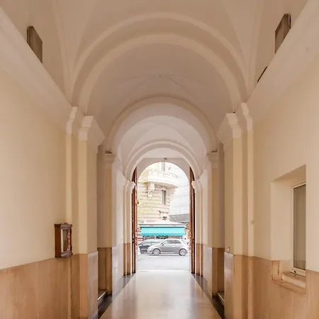 Mybedcavour 4*